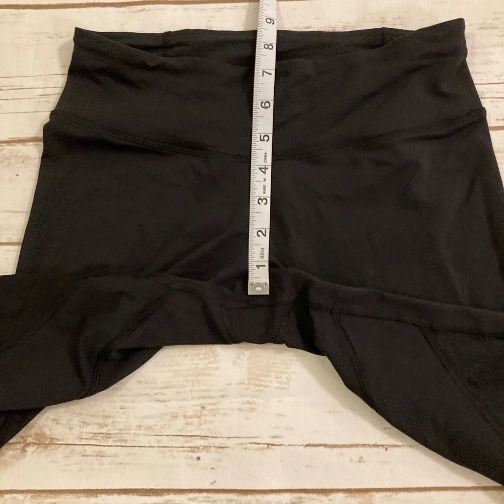 Lululemon Black Side Ruched Cropped Leggings Size 6